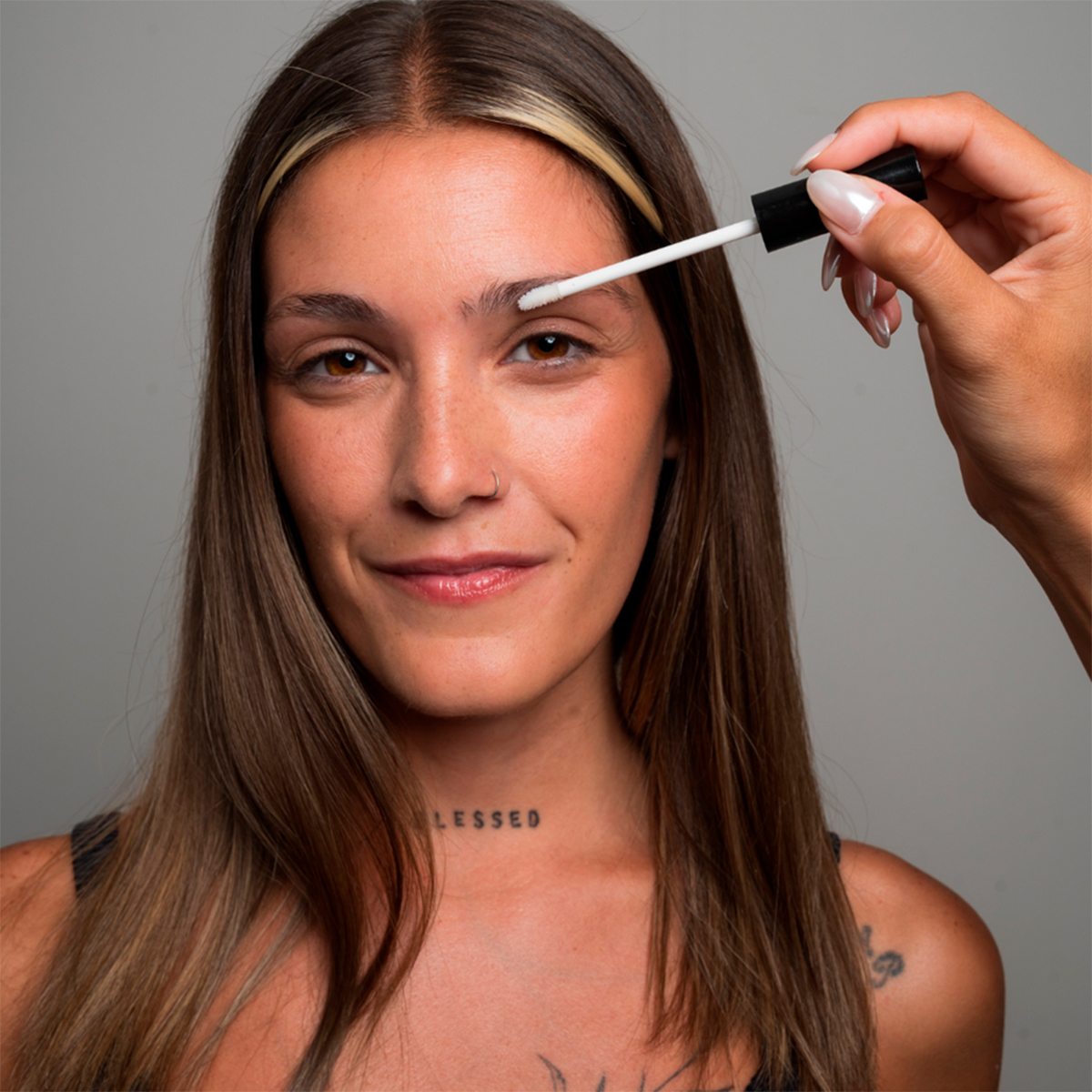 The Minimal Co Serum Fortalecedor De Cejas Y Pestañas