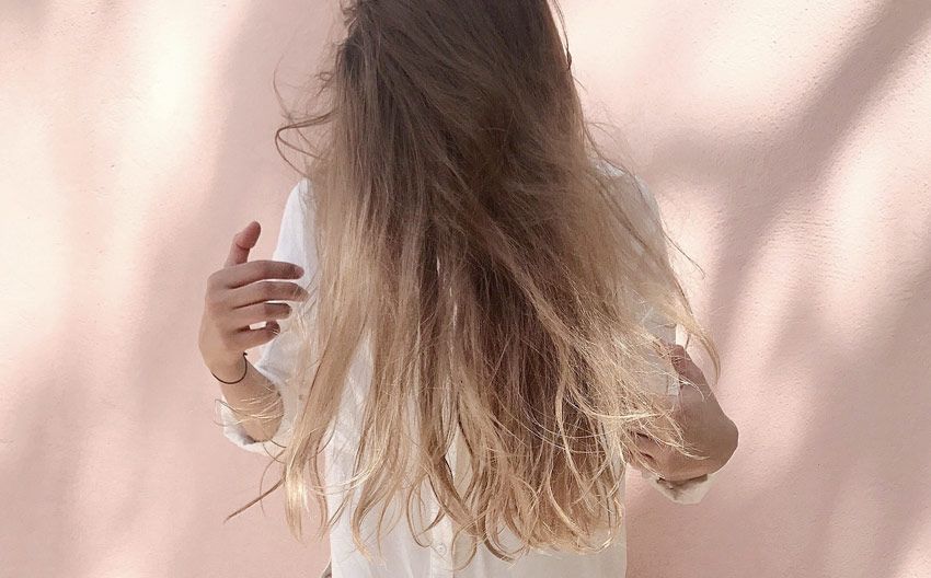 ¿Cuáles son las causas de la caí­da del cabello?